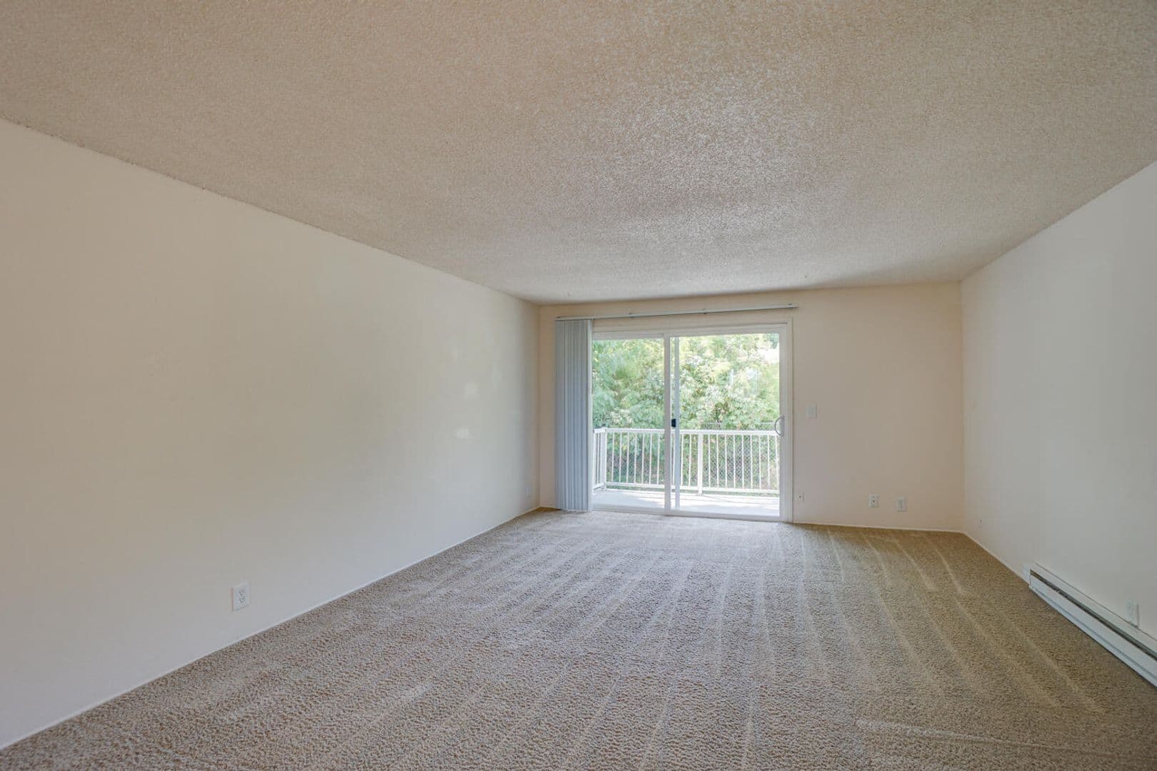 Salem Apartment: 1260 Marilyn St SE