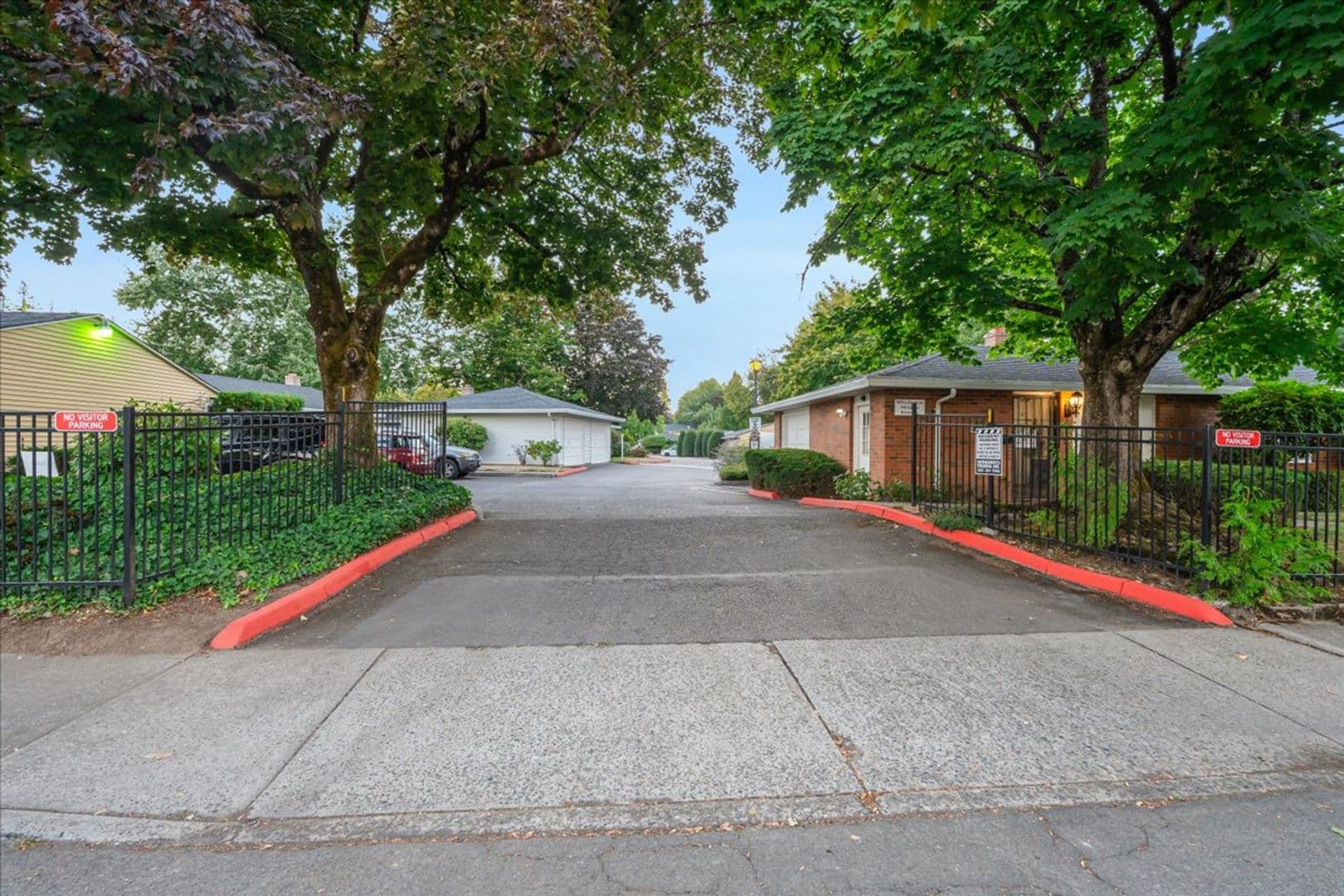 Portland Apartment: 1701-1759 NE 162nd Avenue