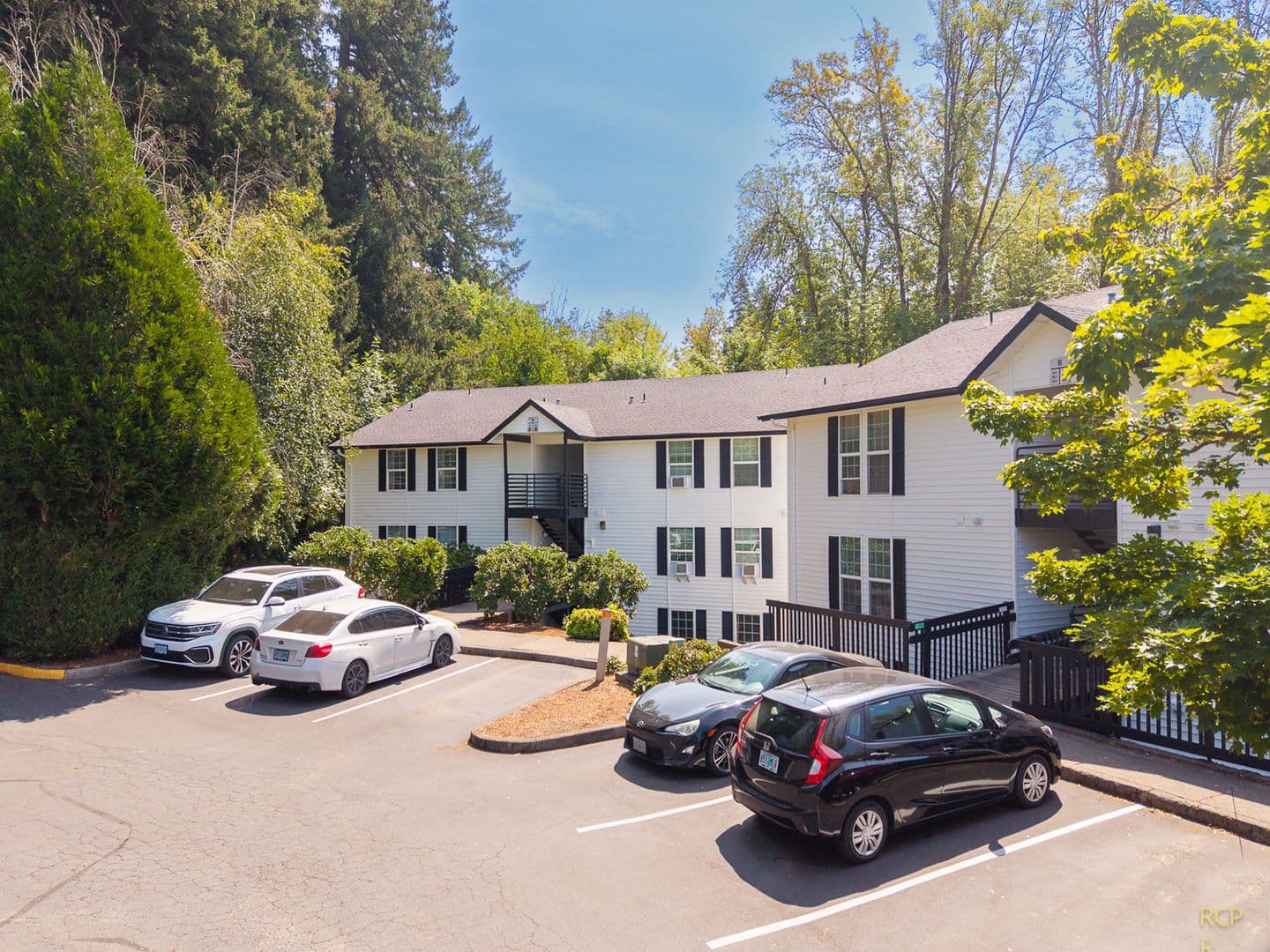 McMinnville Apartment: 1800 SW Old Sheridan Road