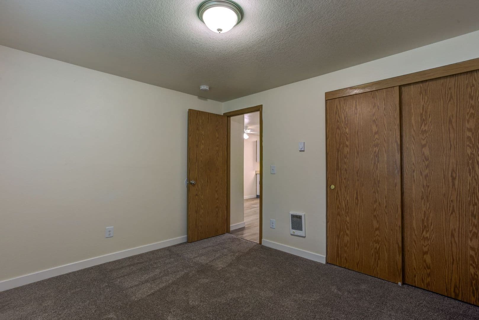 Estacada Apartment: 710 N Broadway St
