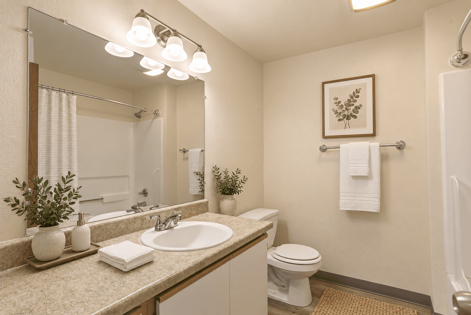 Estacada Apartment: 710 N Broadway St