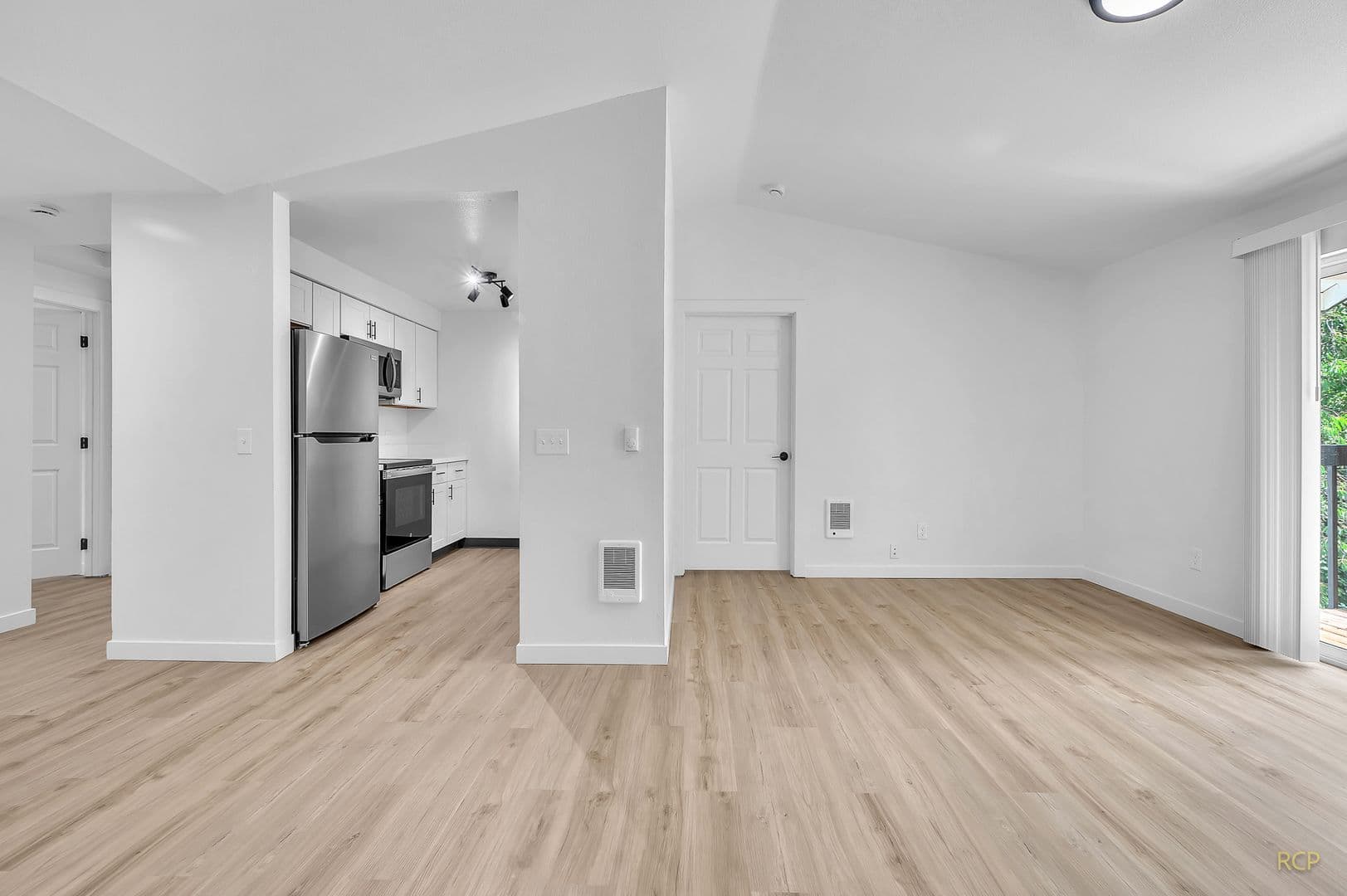 McMinnville Apartment: 1800 SW Old Sheridan Road
