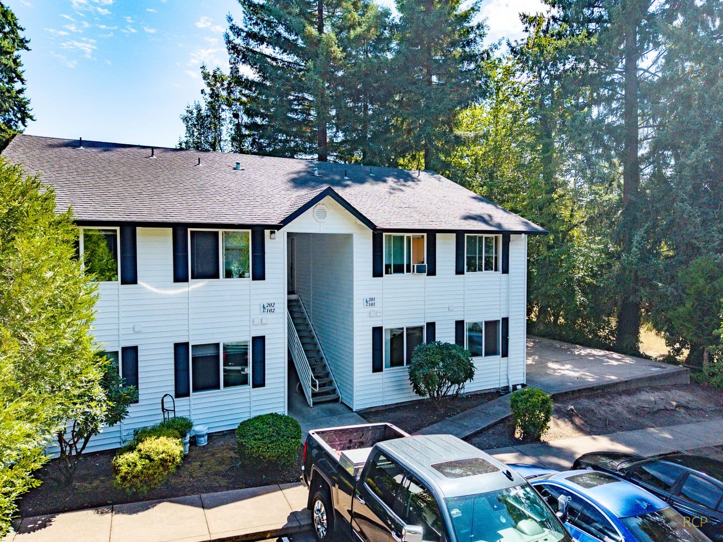 Keizer Apartment: 812-898 Lockhaven Dr NE
