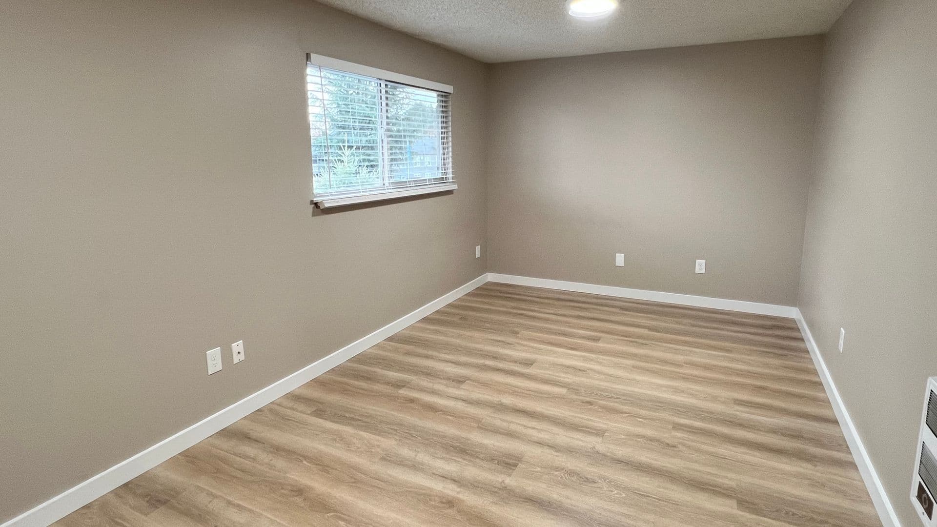 Vancouver Townhome: 7600 NE Vancouver Mall Dr.