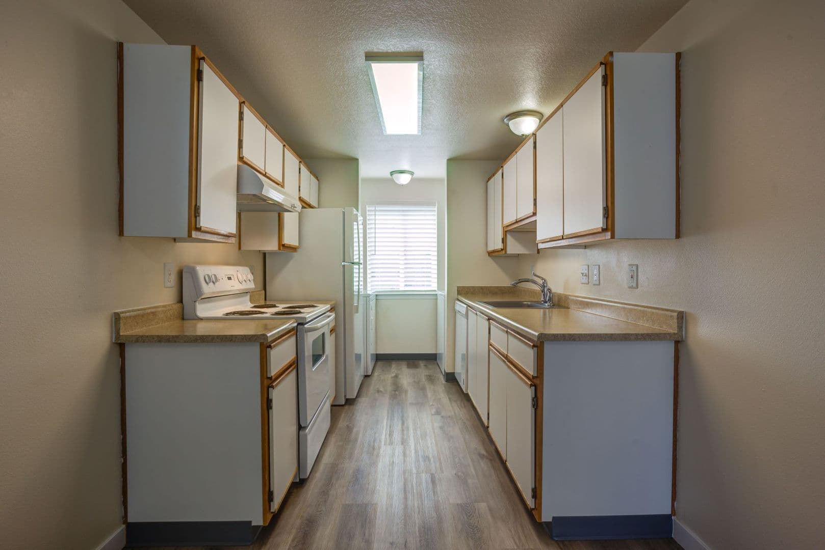 Estacada Apartment: 710 N Broadway St