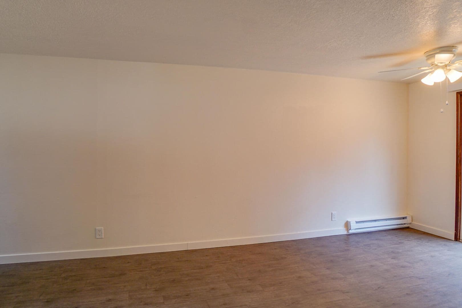 Forest Grove Apartment: 2747 20th Place
