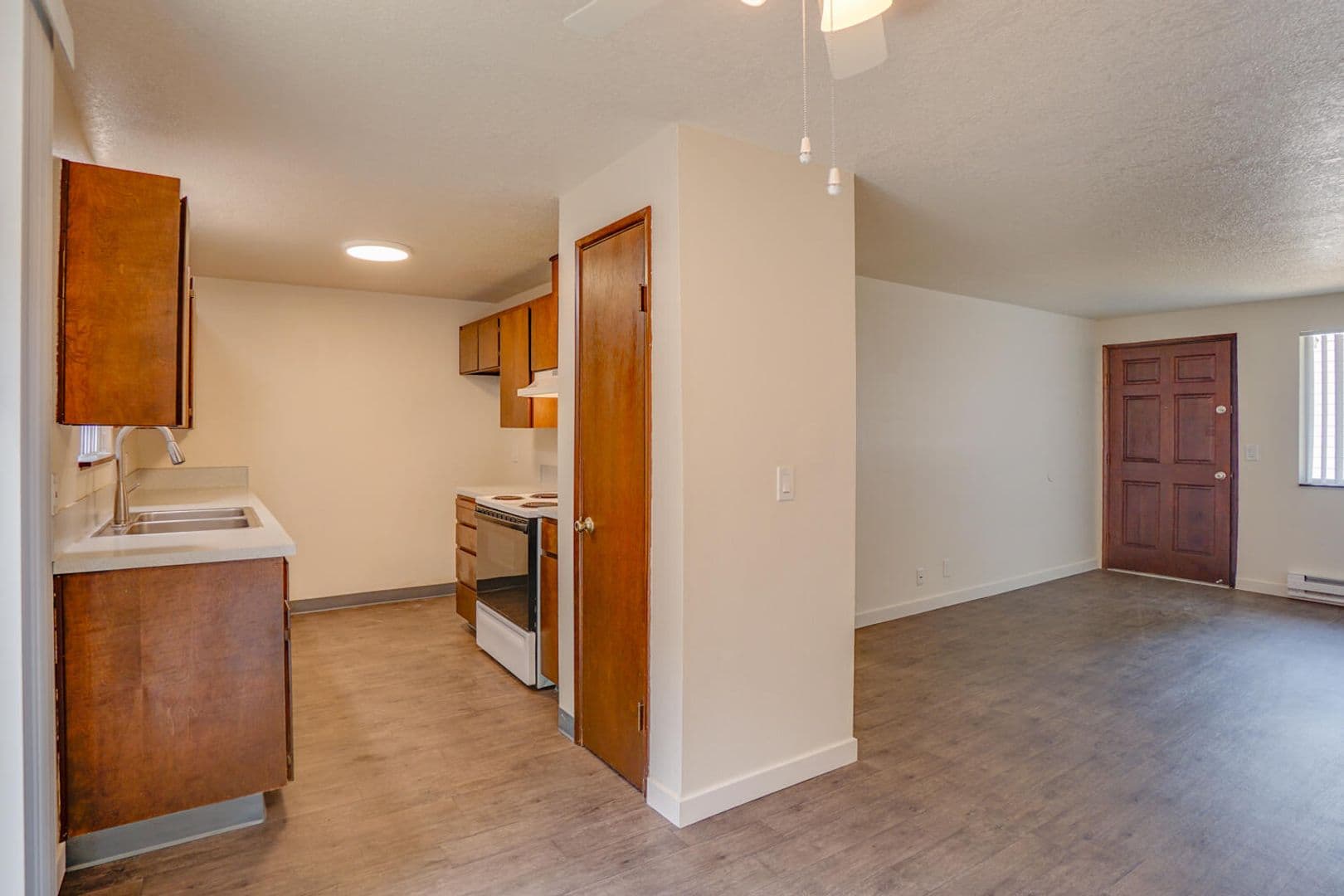 Forest Grove Apartment: 2747 20th Place