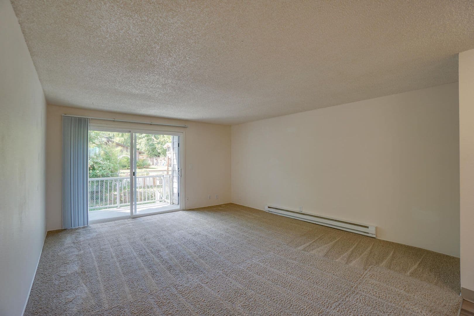 Salem Apartment: 1260 Marilyn St SE