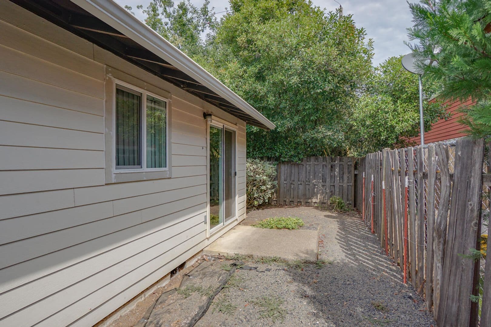 Forest Grove Apartment: 2747 20th Place