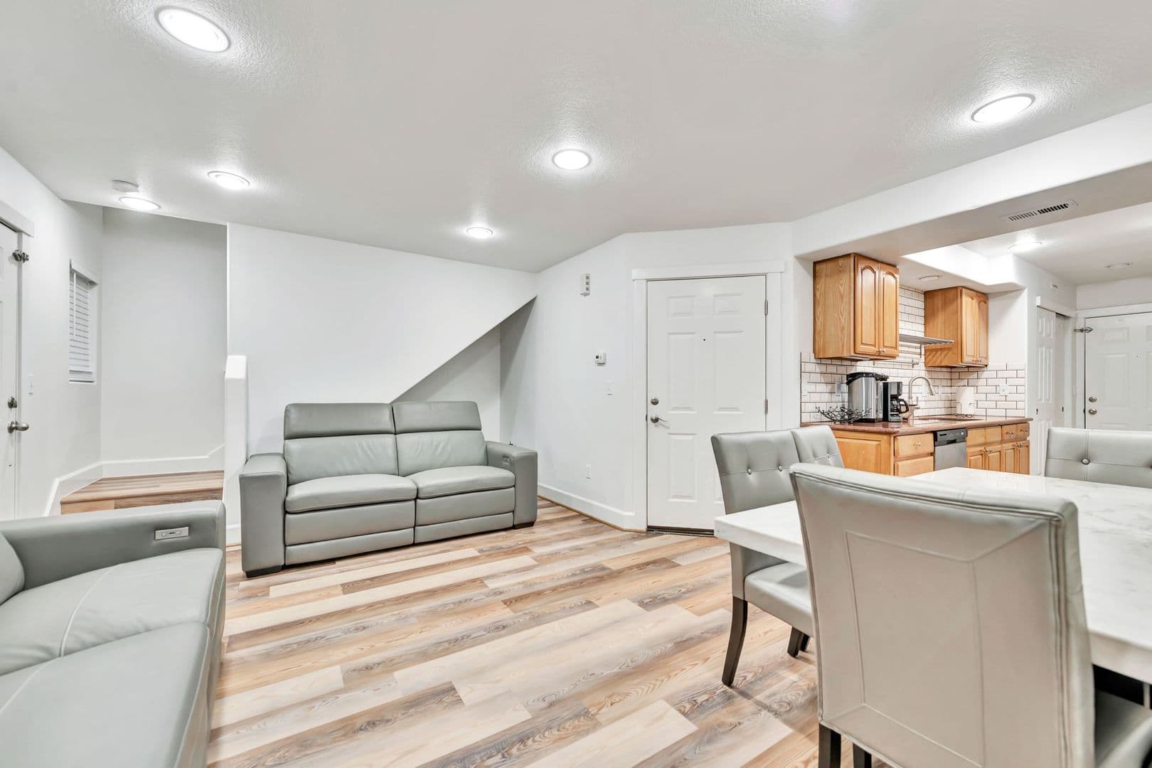 Portland Apartment: 17512-17572 SE Pine St.