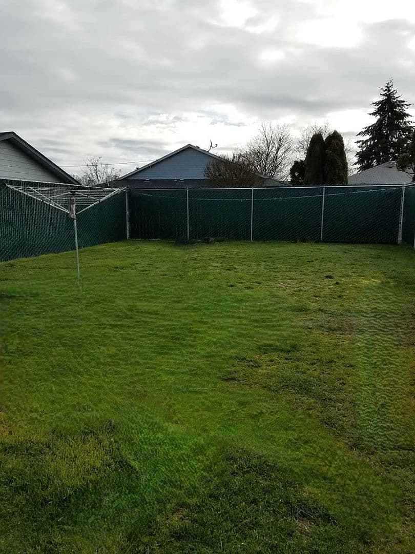 Stayton House: 1178 N 3rd Ave