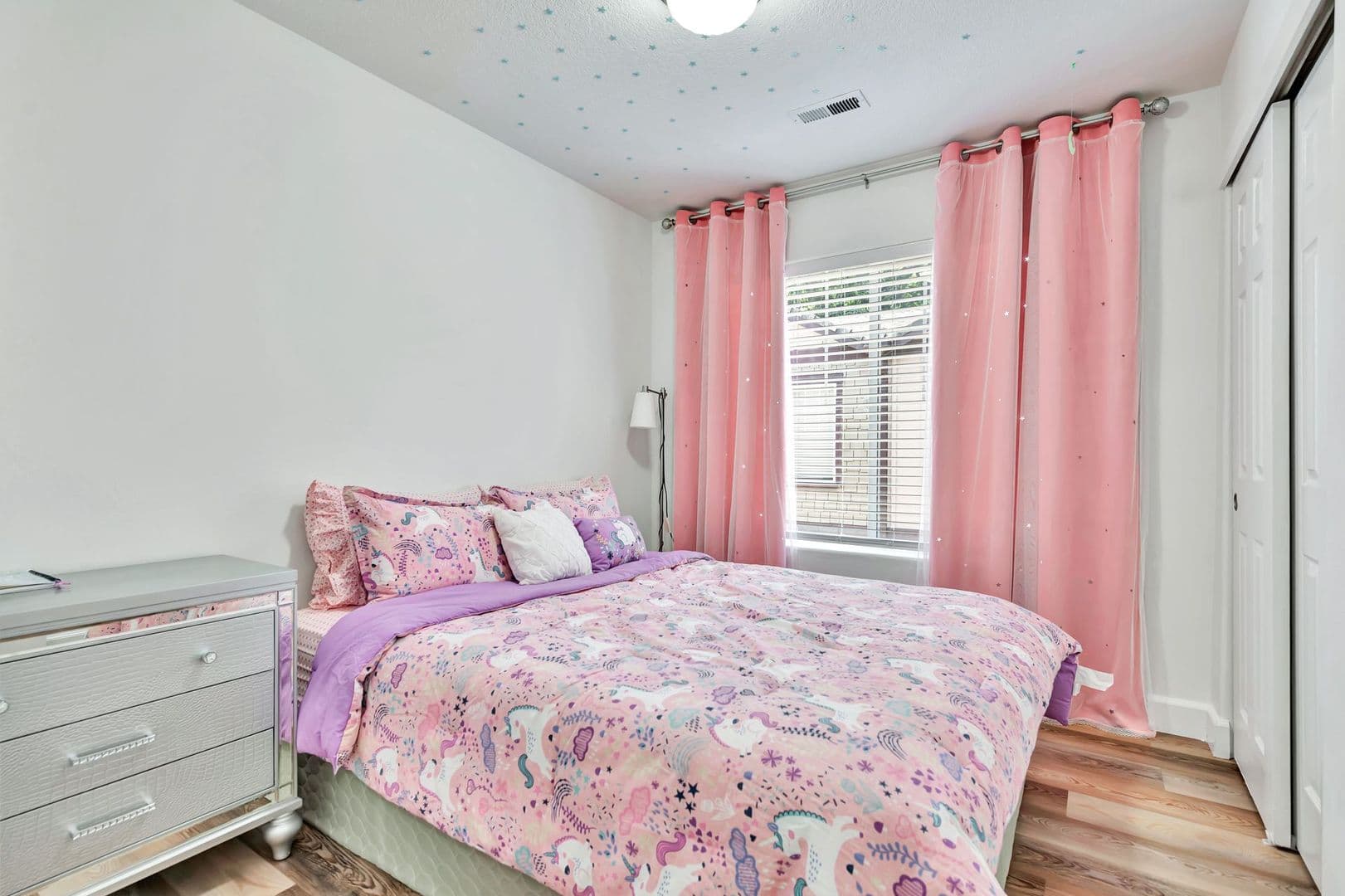 Portland Apartment: 17512-17572 SE Pine St.