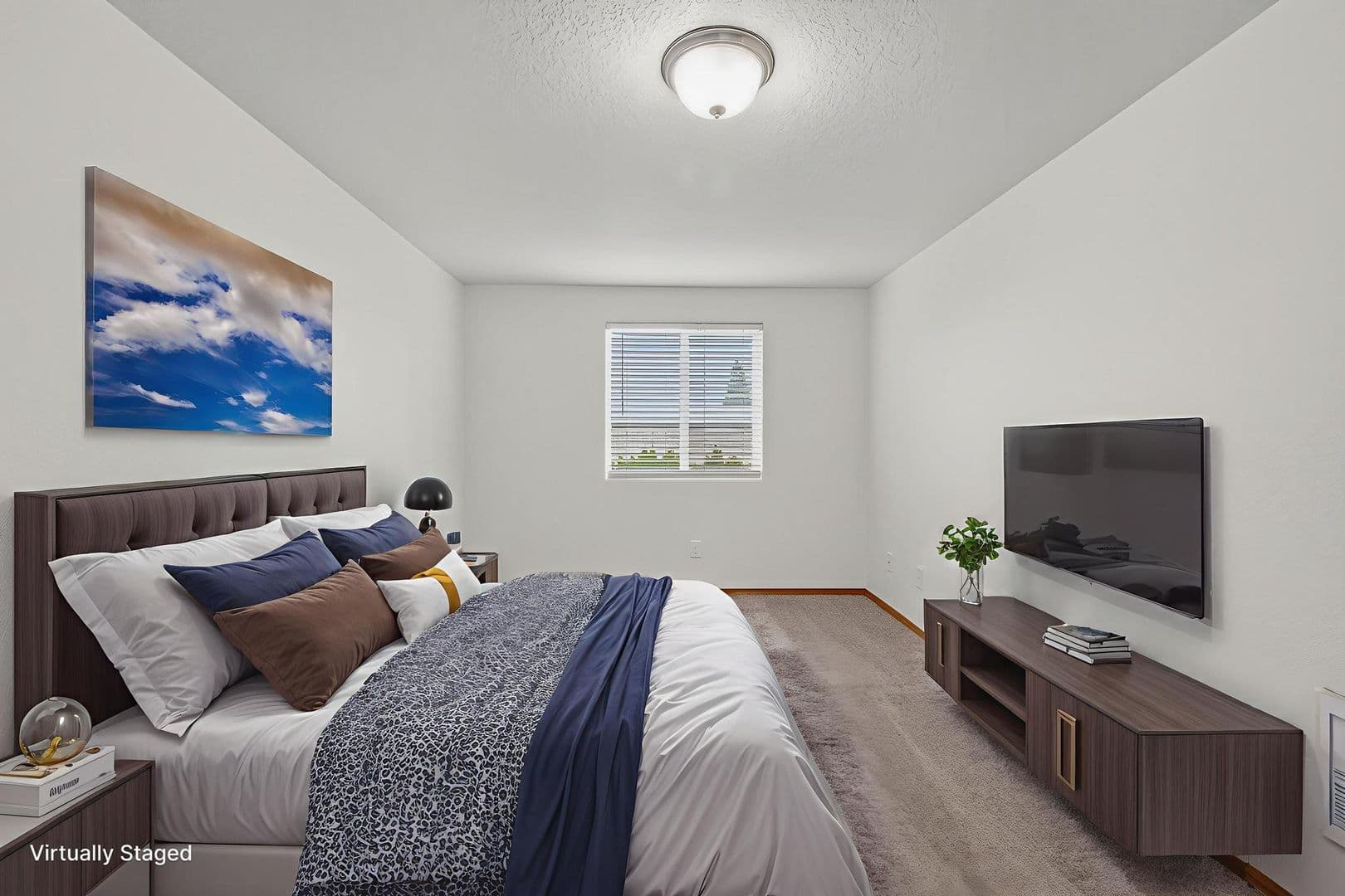 Cornelius Apartment: 1100 N Davis Street