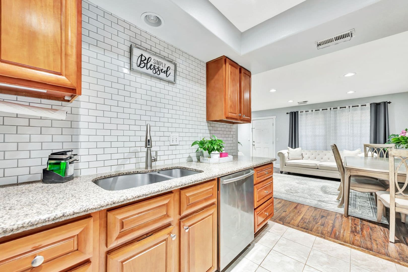 Portland Apartment: 17512-17572 SE Pine St.