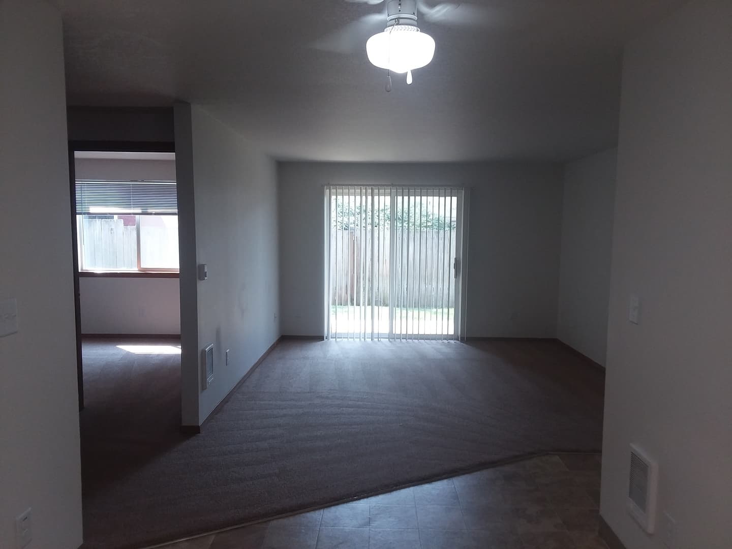 Estacada Apartment: 710 N Broadway St