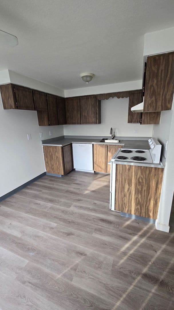 Forest Grove Apartment: 3103 - 3113 Brittany Dr
