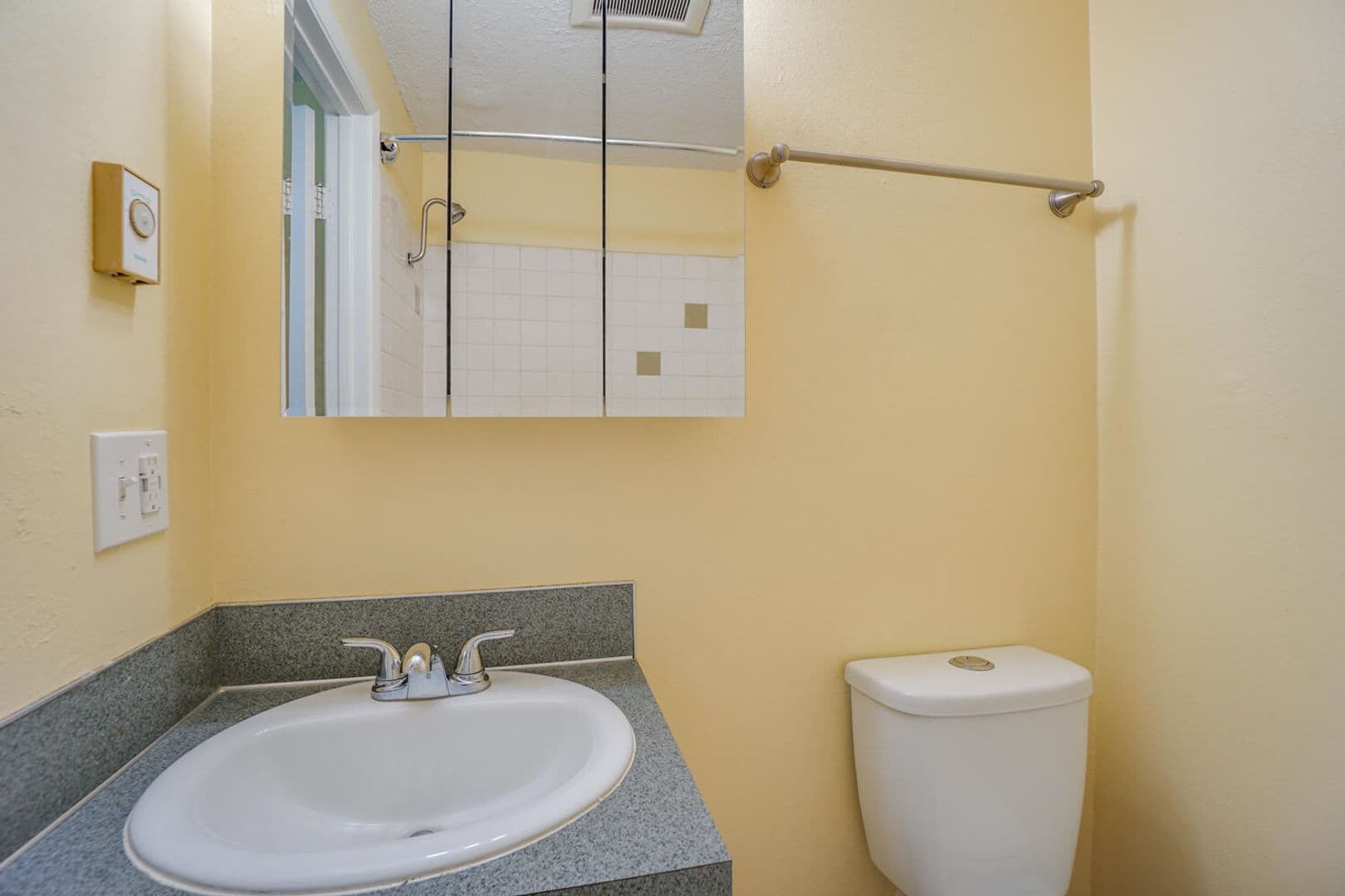 Fairview Apartment: 320 Lincoln Street
