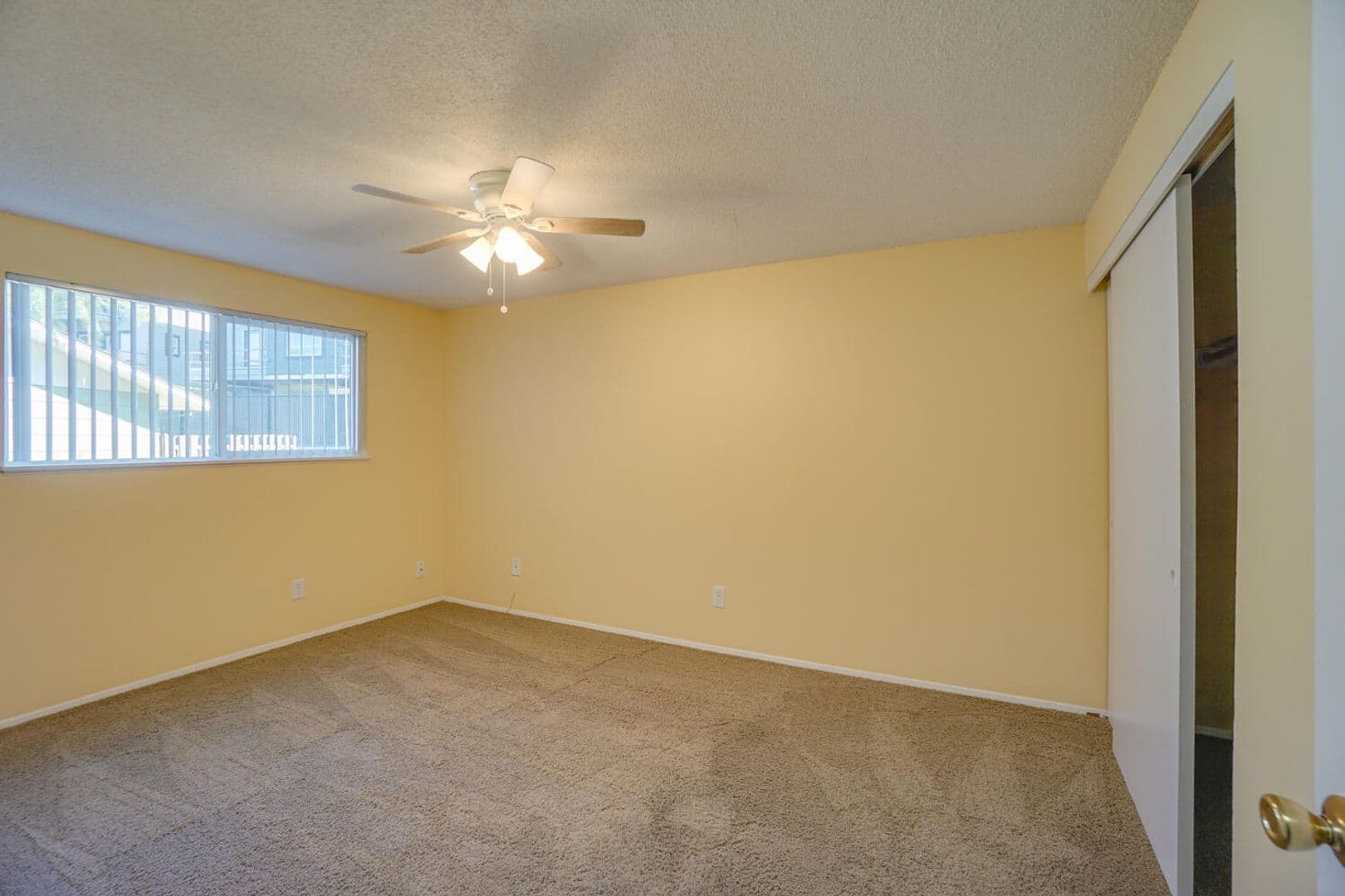 Fairview Apartment: 320 Lincoln Street