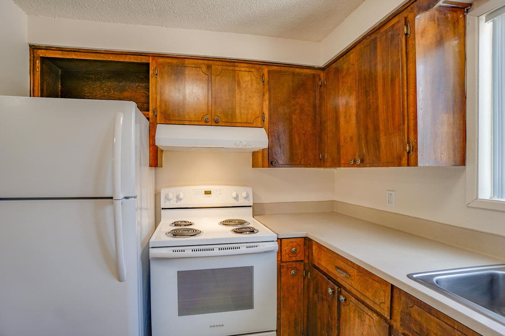 Salem Apartment: 1260 Marilyn St SE