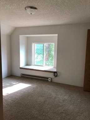 McMinnville Apartment: 2019 NE McDonald Lane