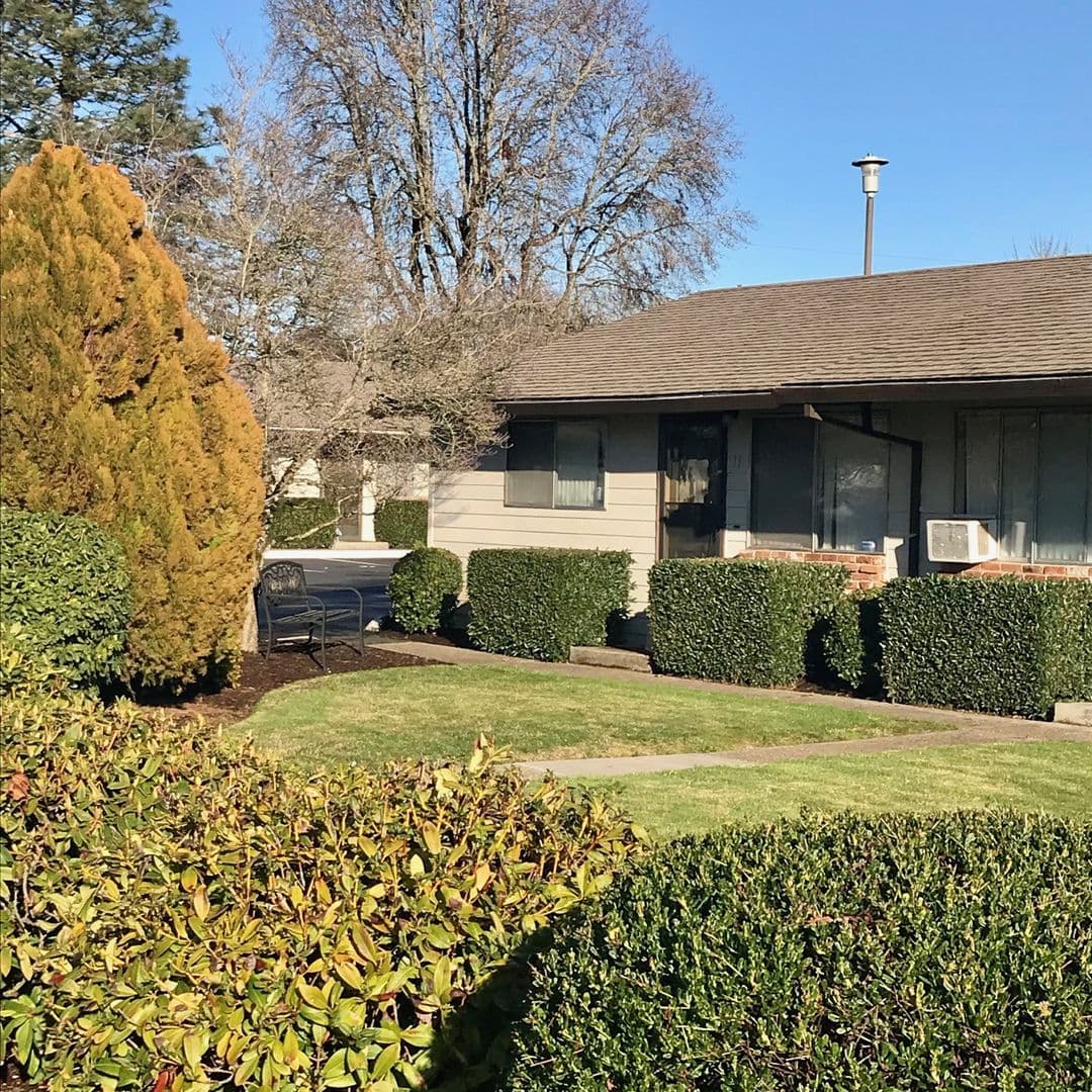 Forest Grove Apartment: 2747 20th Place