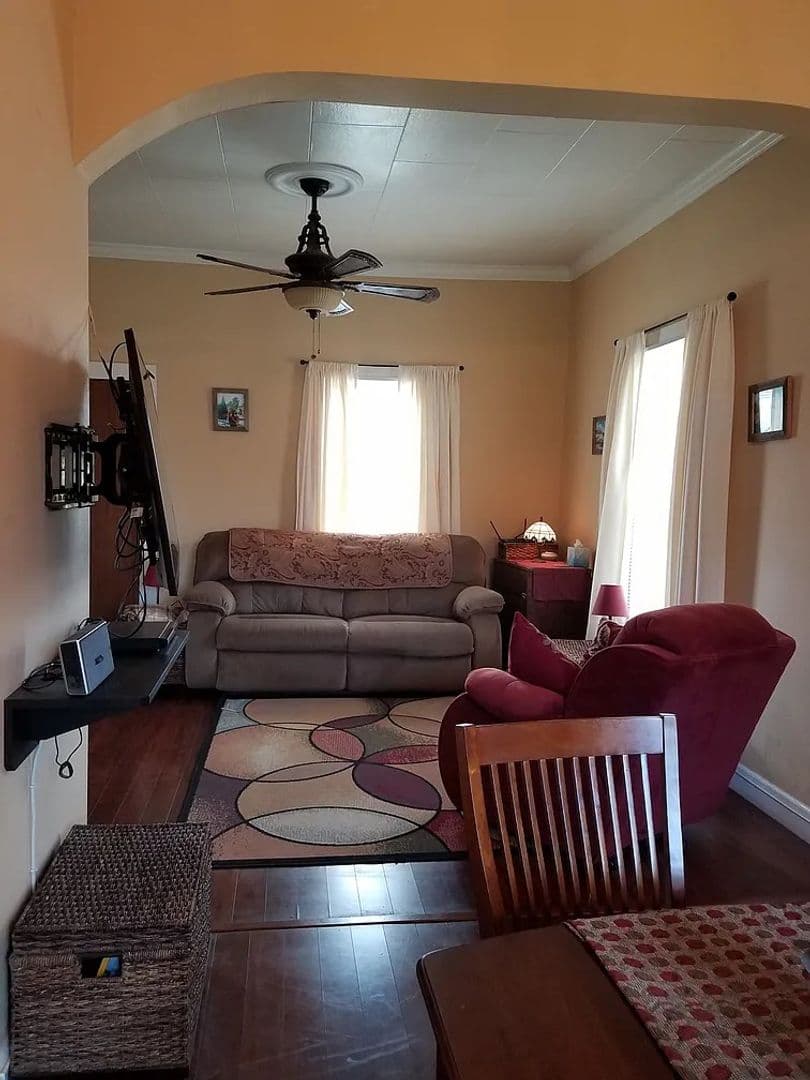 Stayton House: 1178 N 3rd Ave