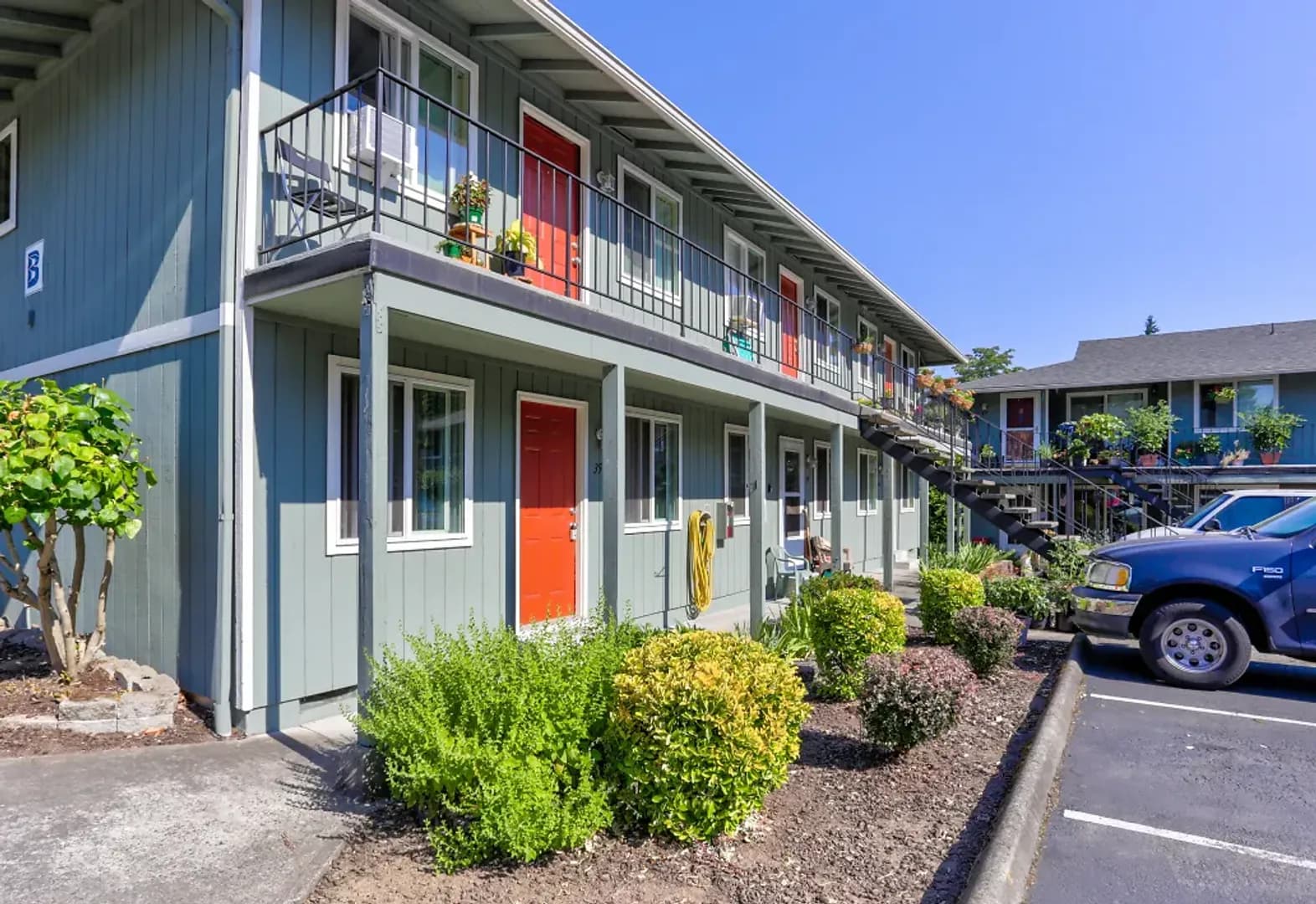 Portland Apartment: 10225 to 10257 NE Fremont Street