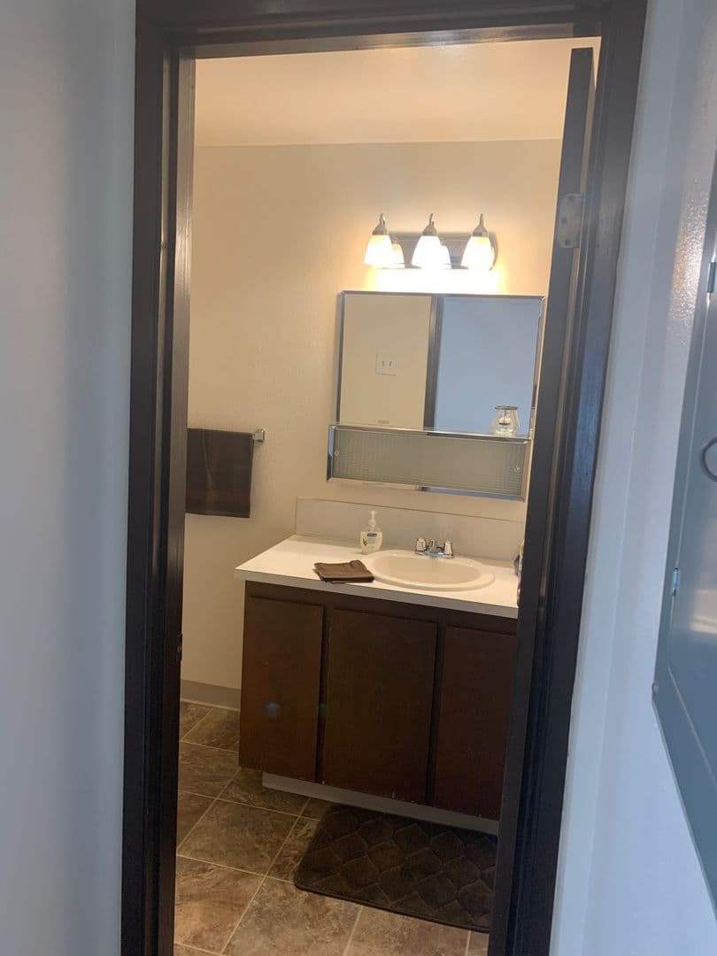 McMinnville Apartment: 730 SW Brockwood Avenue