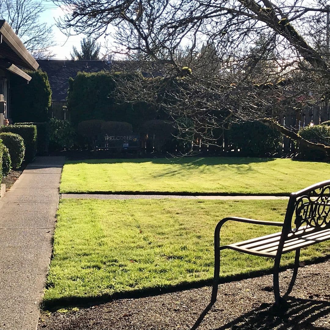 Forest Grove Apartment: 2747 20th Place