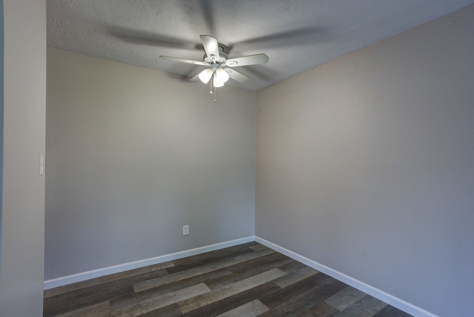 Portland Apartment: 10231 NE Tillamook St.