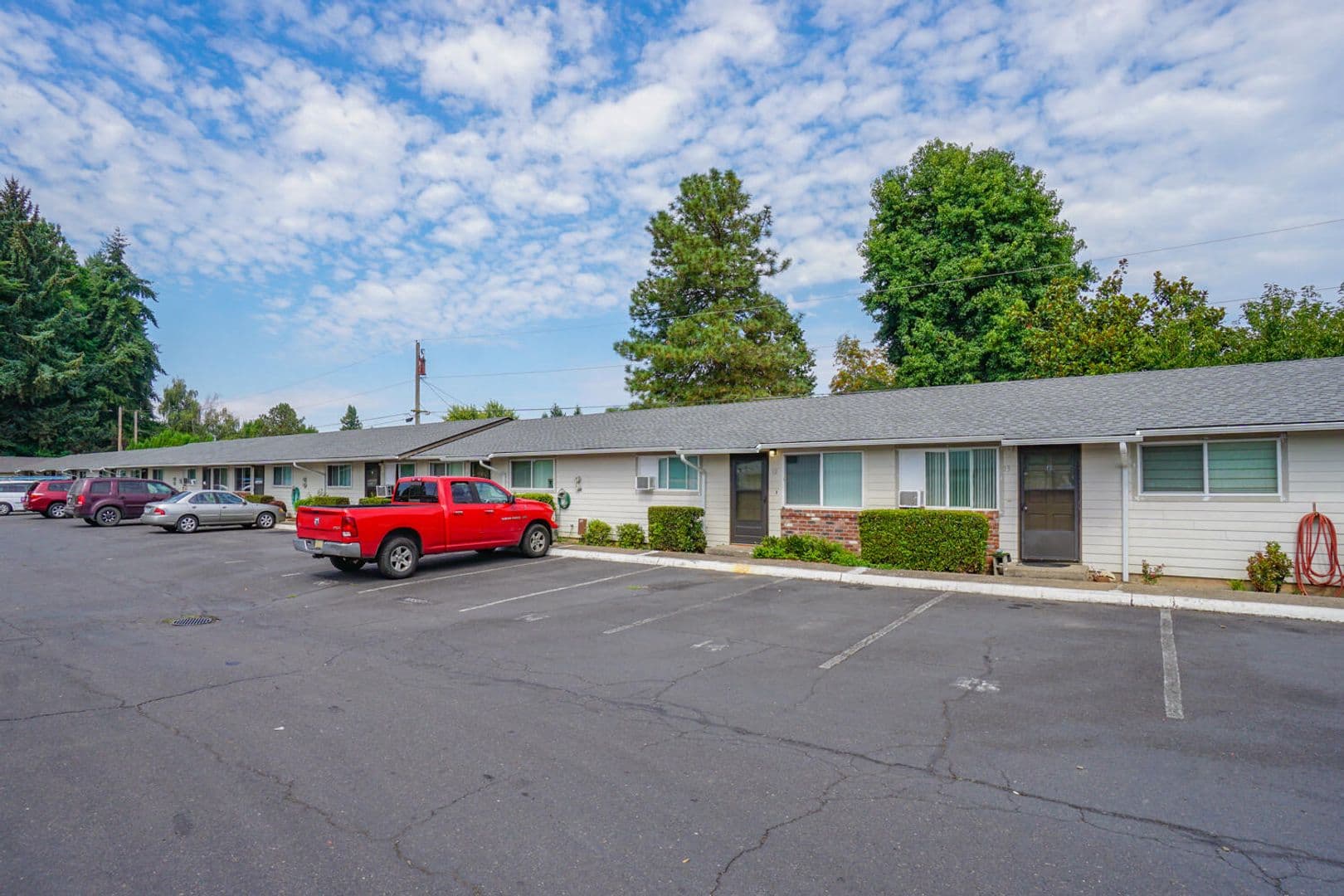 Forest Grove Apartment: 2747 20th Place