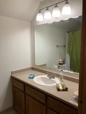 McMinnville Apartment: 2019 NE McDonald Lane