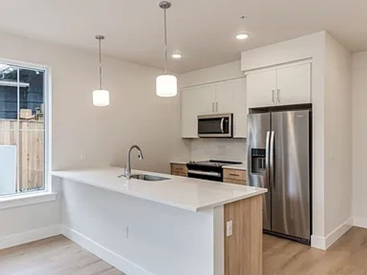 Portland Apartment: 4785 N. Albina Ave
