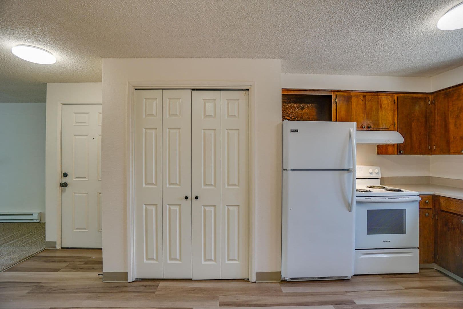 Salem Apartment: 1260 Marilyn St SE