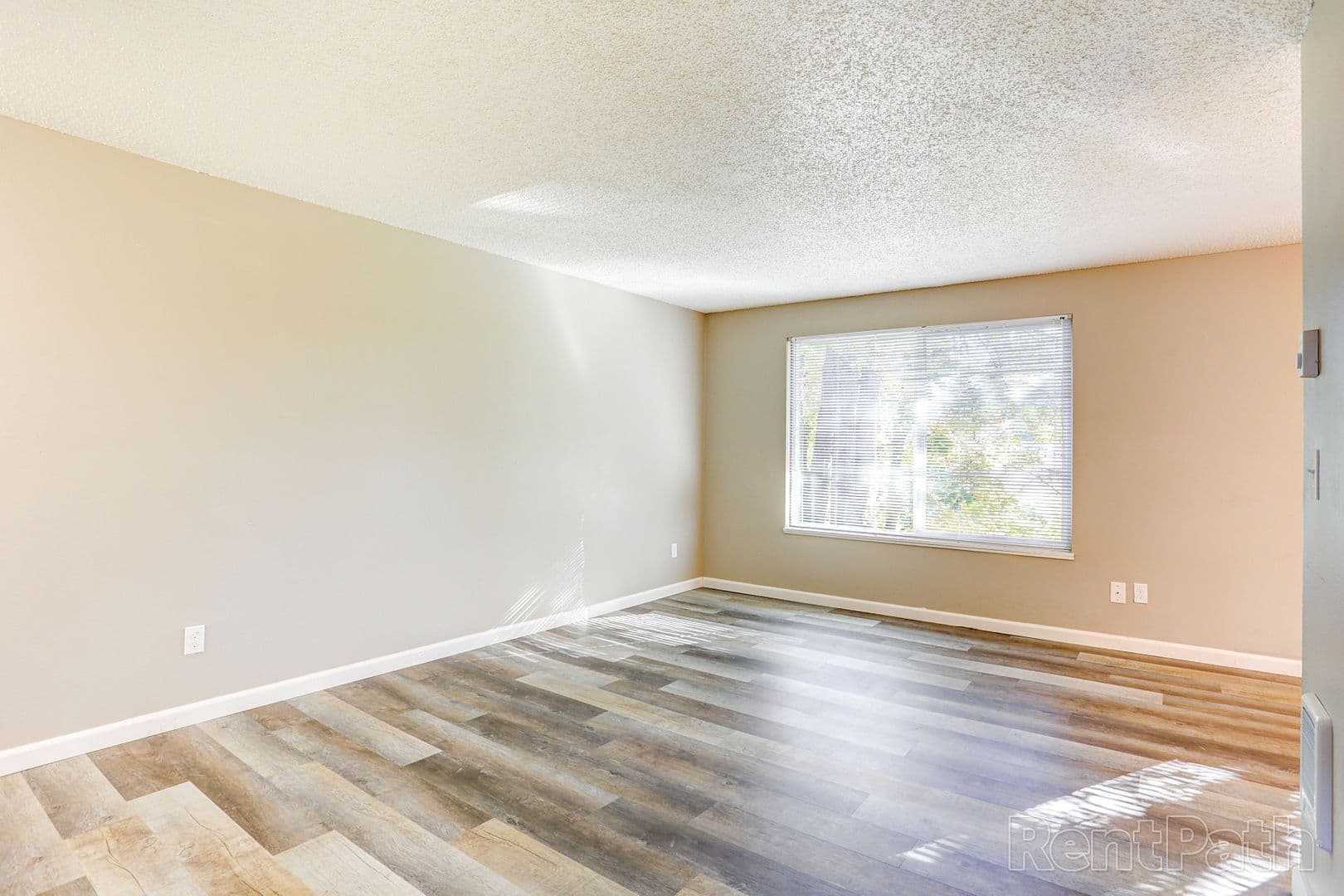 Gresham Apartment: 3050 NE 23rd St.