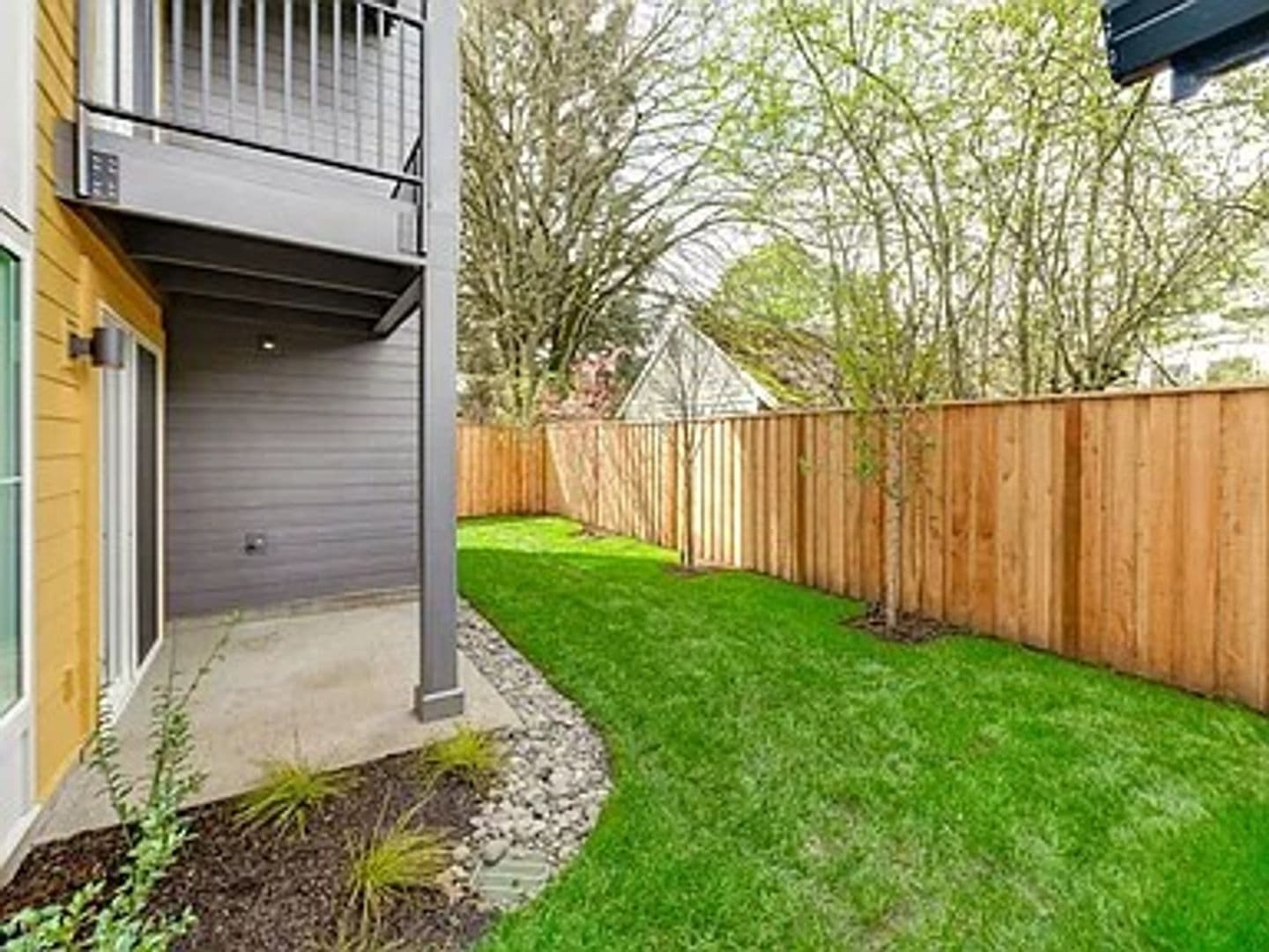 Portland Apartment: 4785 N. Albina Ave