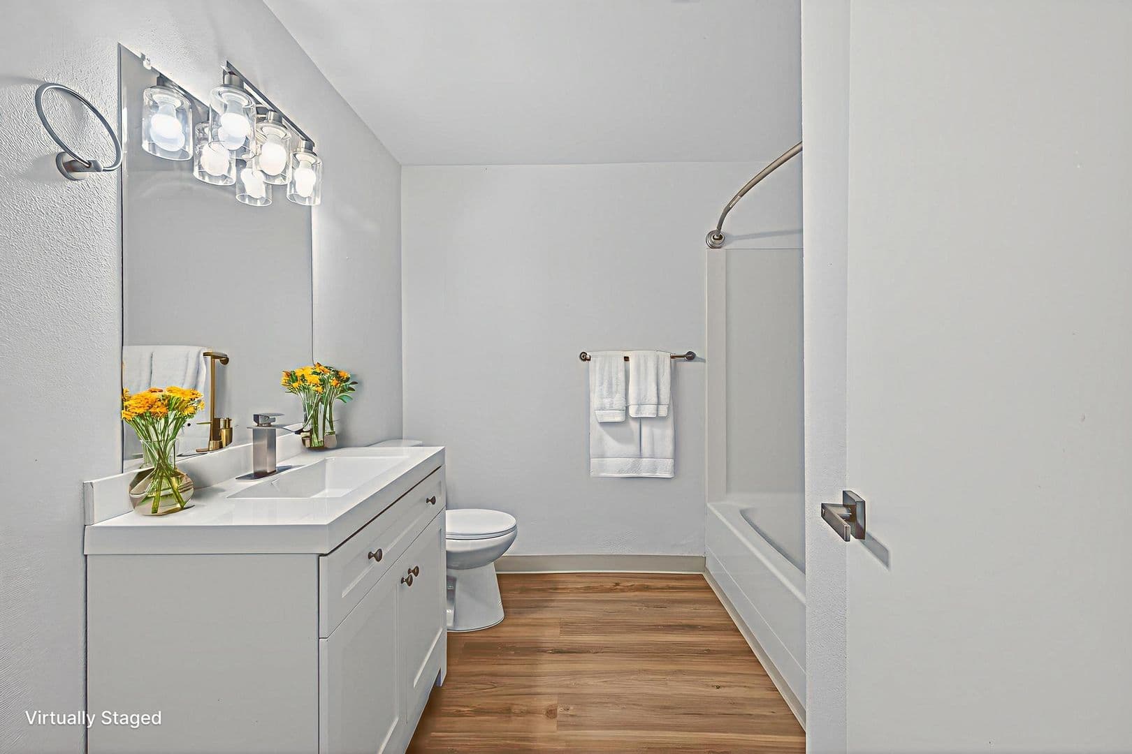 Cornelius Apartment: 1100 N Davis Street