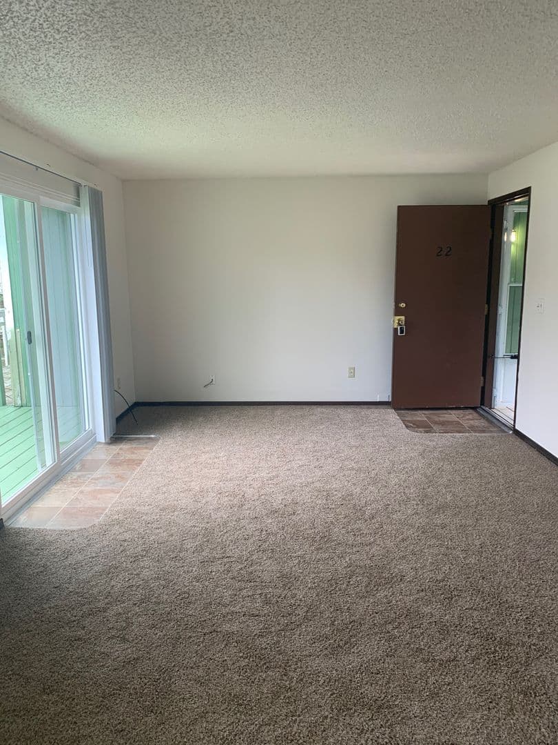 McMinnville Apartment: 730 SW Brockwood Avenue