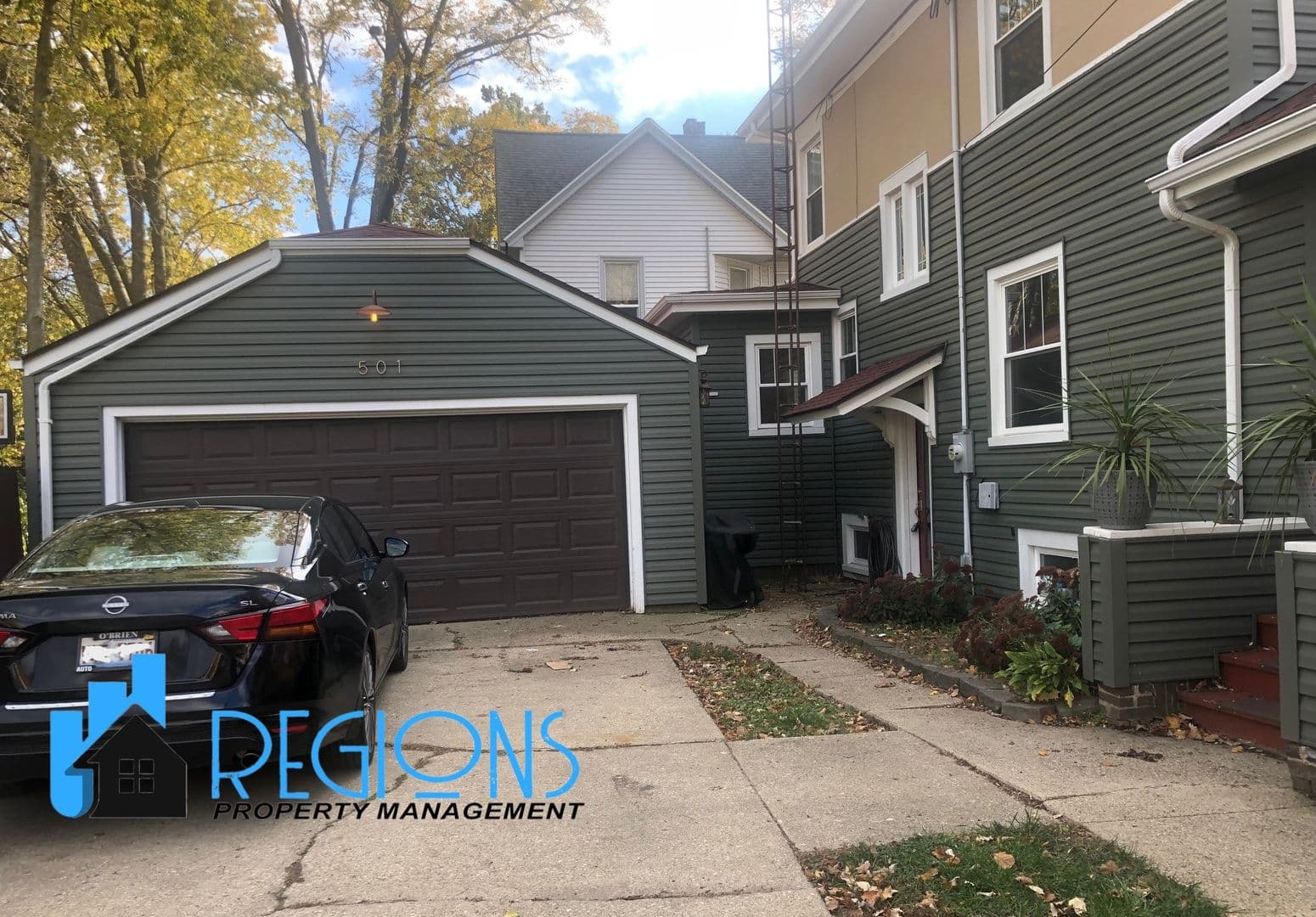 Bloomington House: 501 E Locust