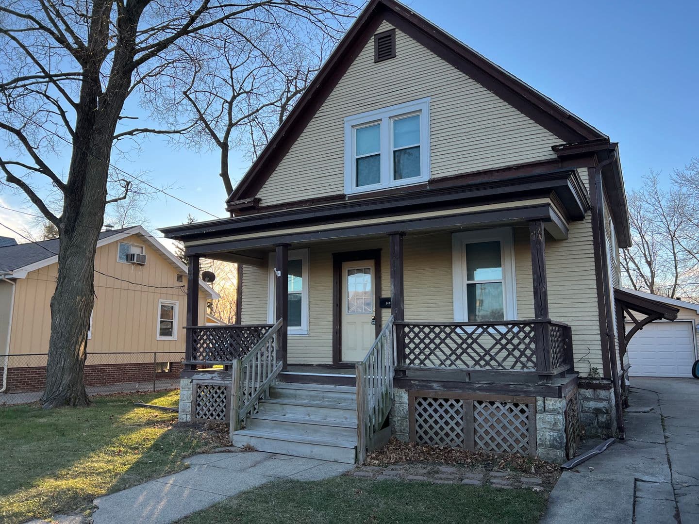 Bloomington House: 1603 South Center Street