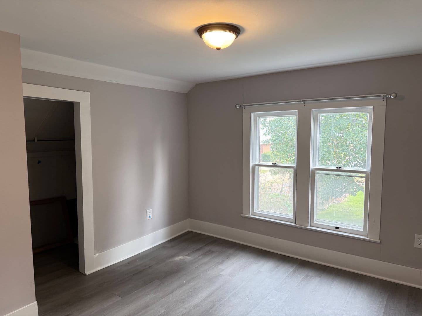 Leroy House: 103 N Walnut