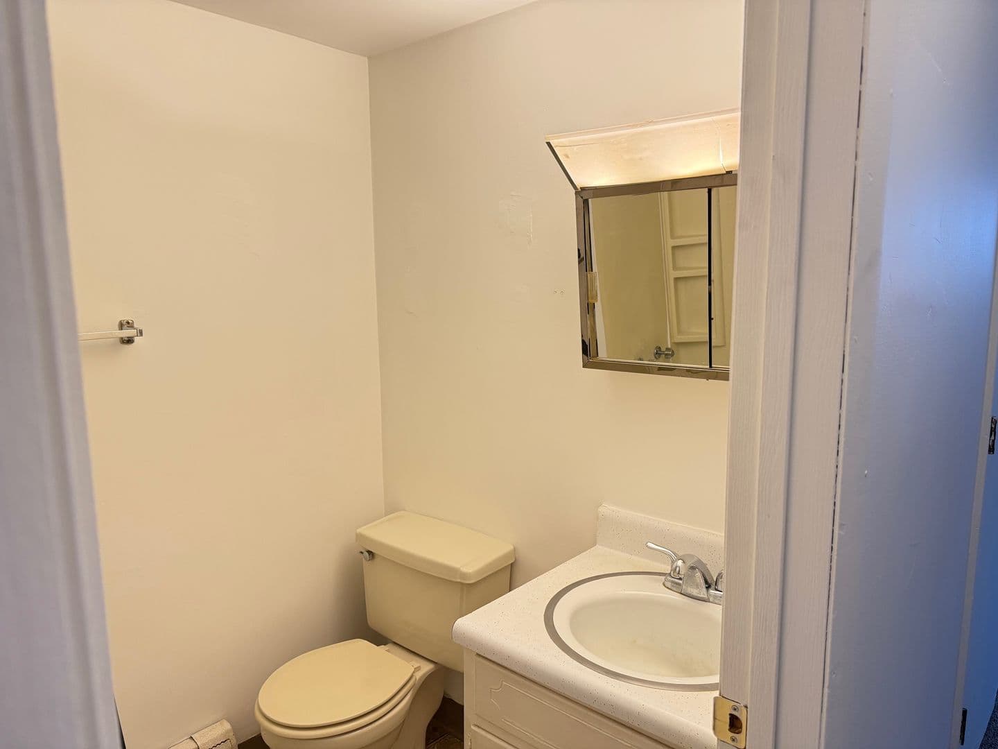 Bloomington Apartment: 322 Riley Dr