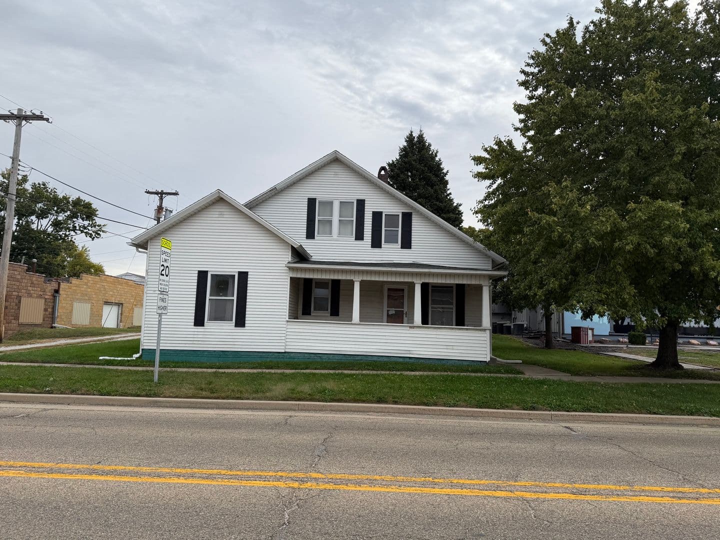 Leroy House: 103 N Walnut