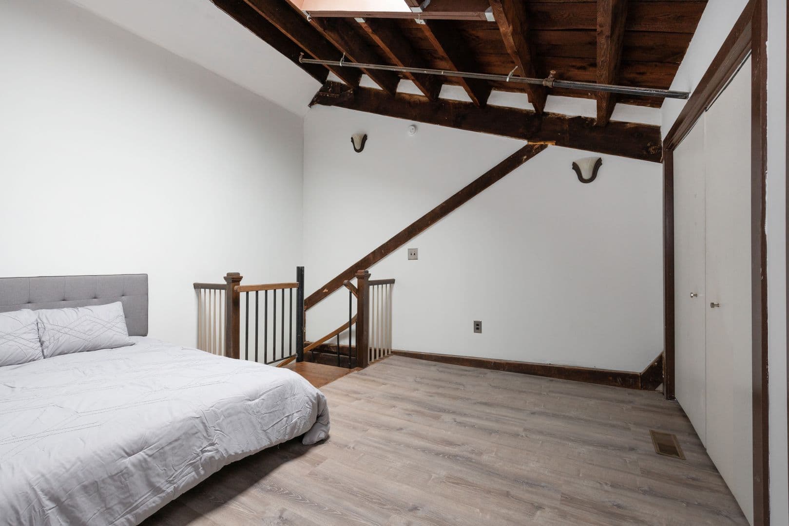 Philadelphia Apartment: 1520 Green Street