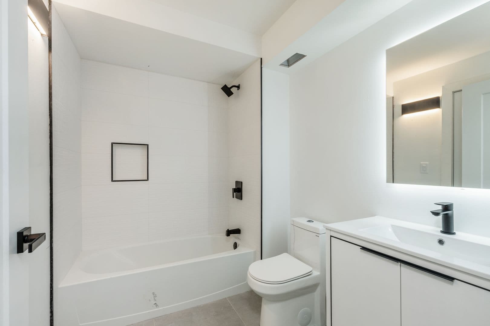Philadelphia Apartment: 734 South 17th Street