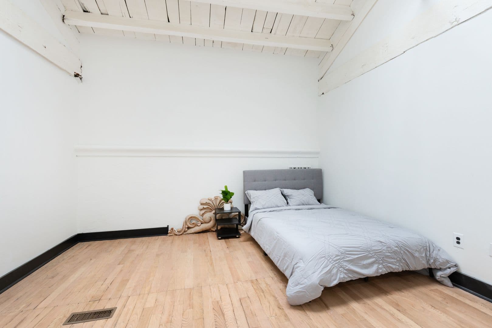Philadelphia Apartment: 1520 Green Street