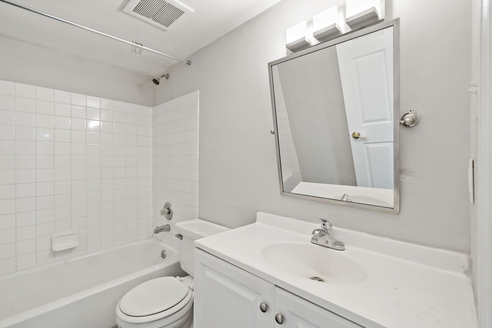 Philadelphia Apartment: 700-734 S. 17th Street