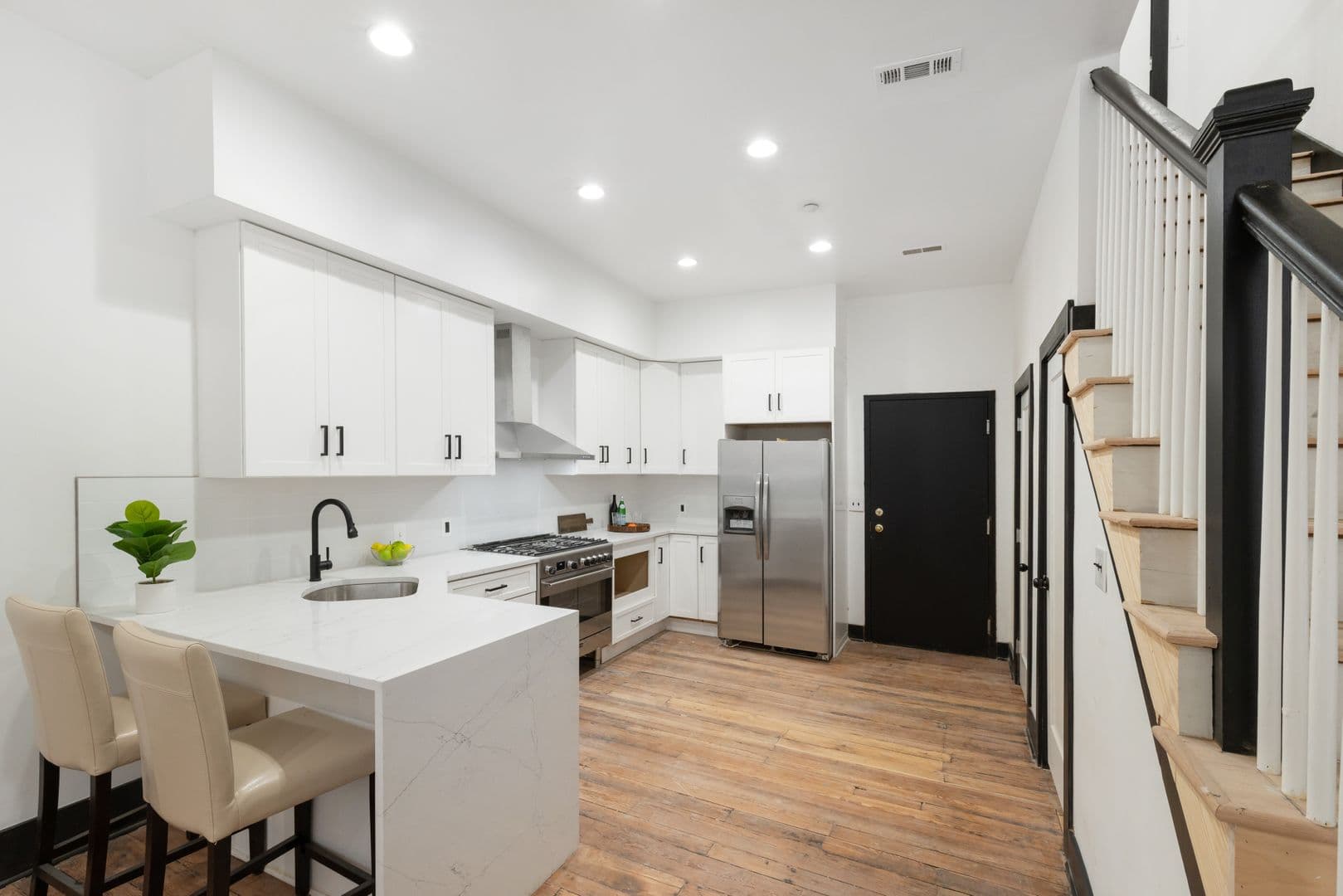 Philadelphia Apartment: 1520 Green Street