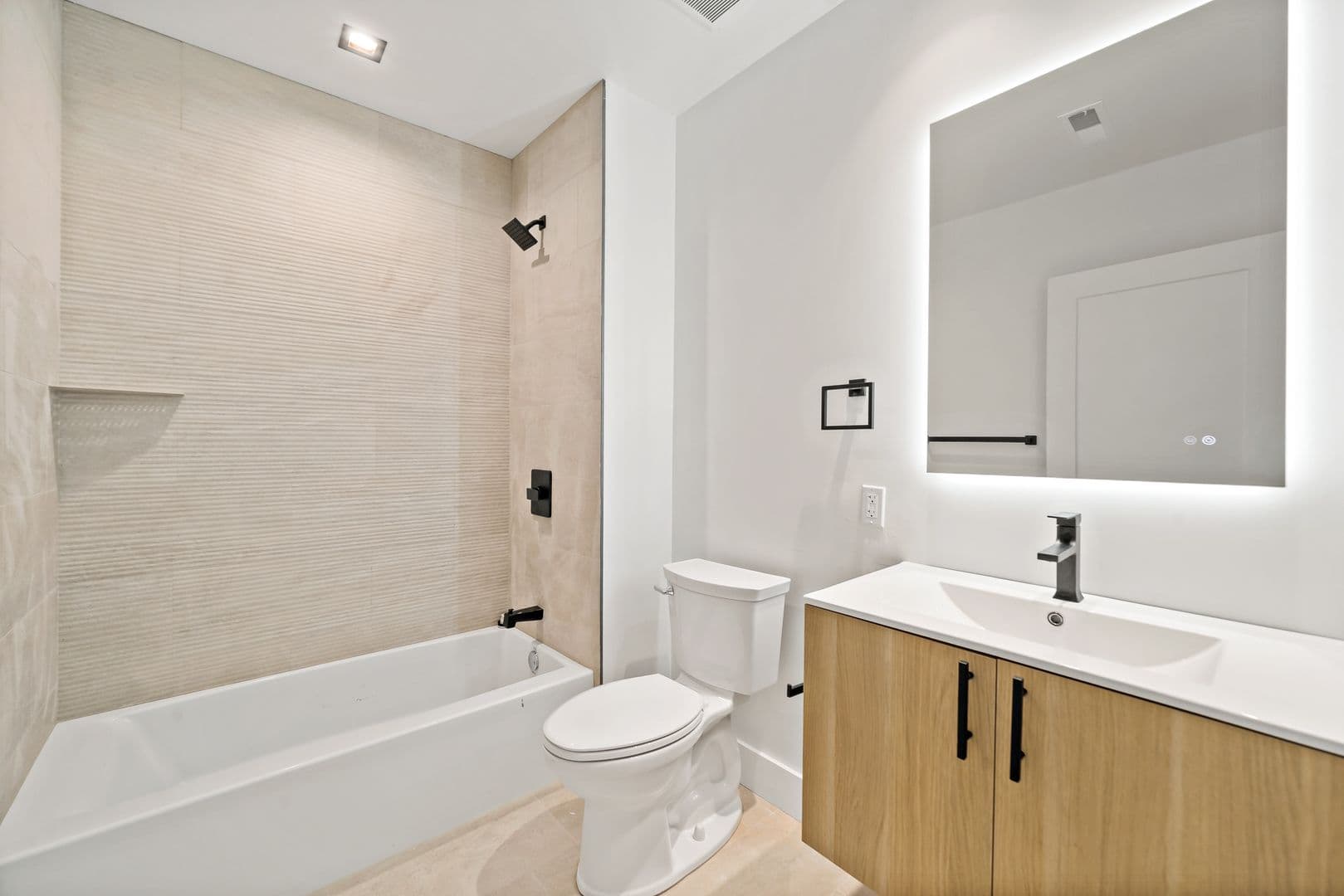 Philadelphia Apartment: 326 N 12th Street