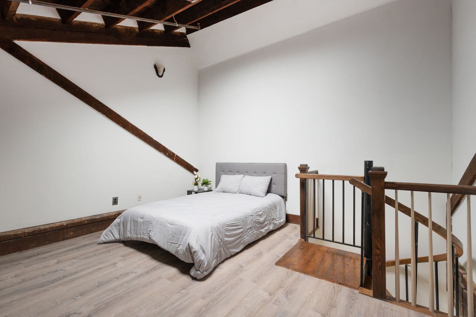 Philadelphia Apartment: 1520 Green Street